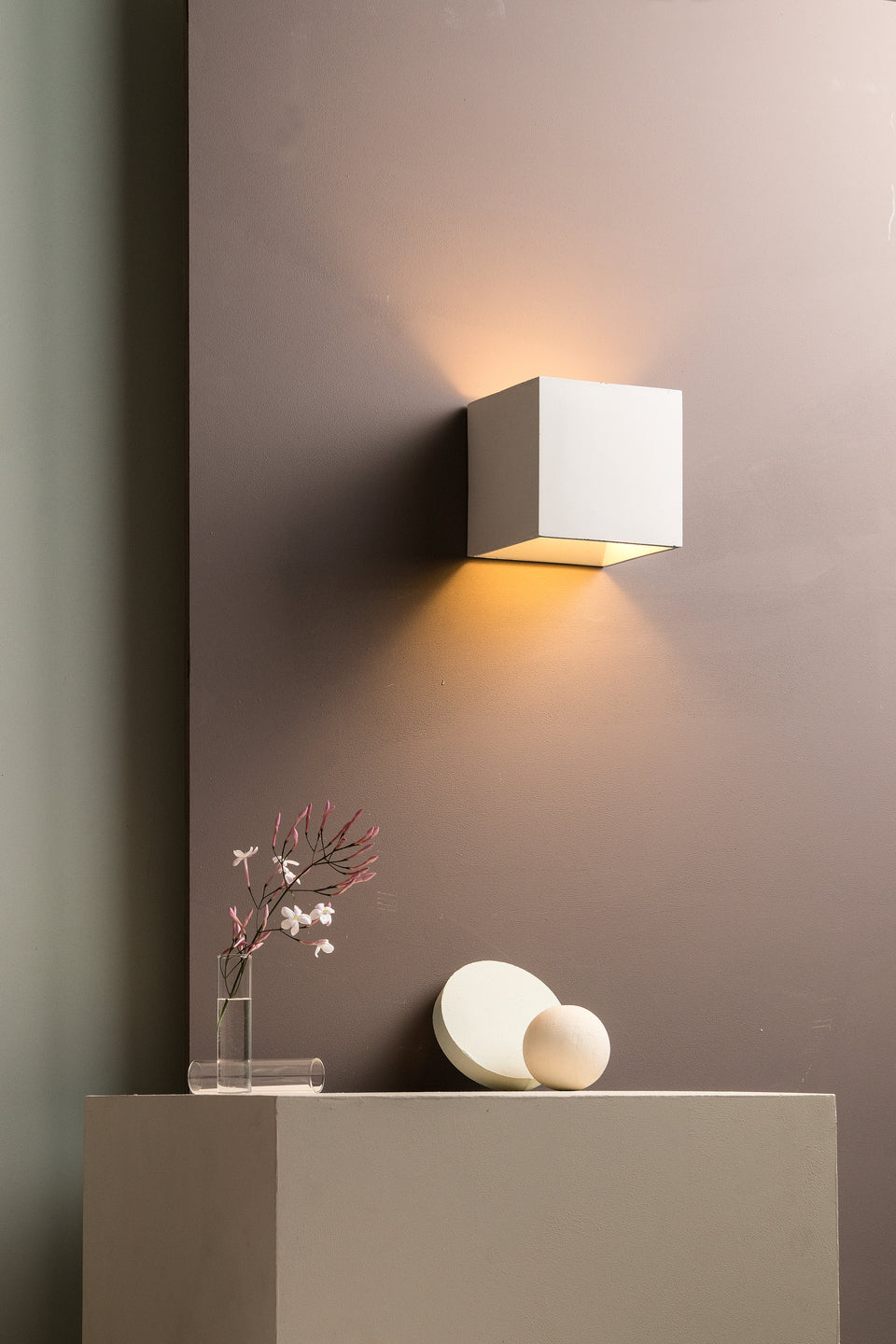 Cromia wall lamp