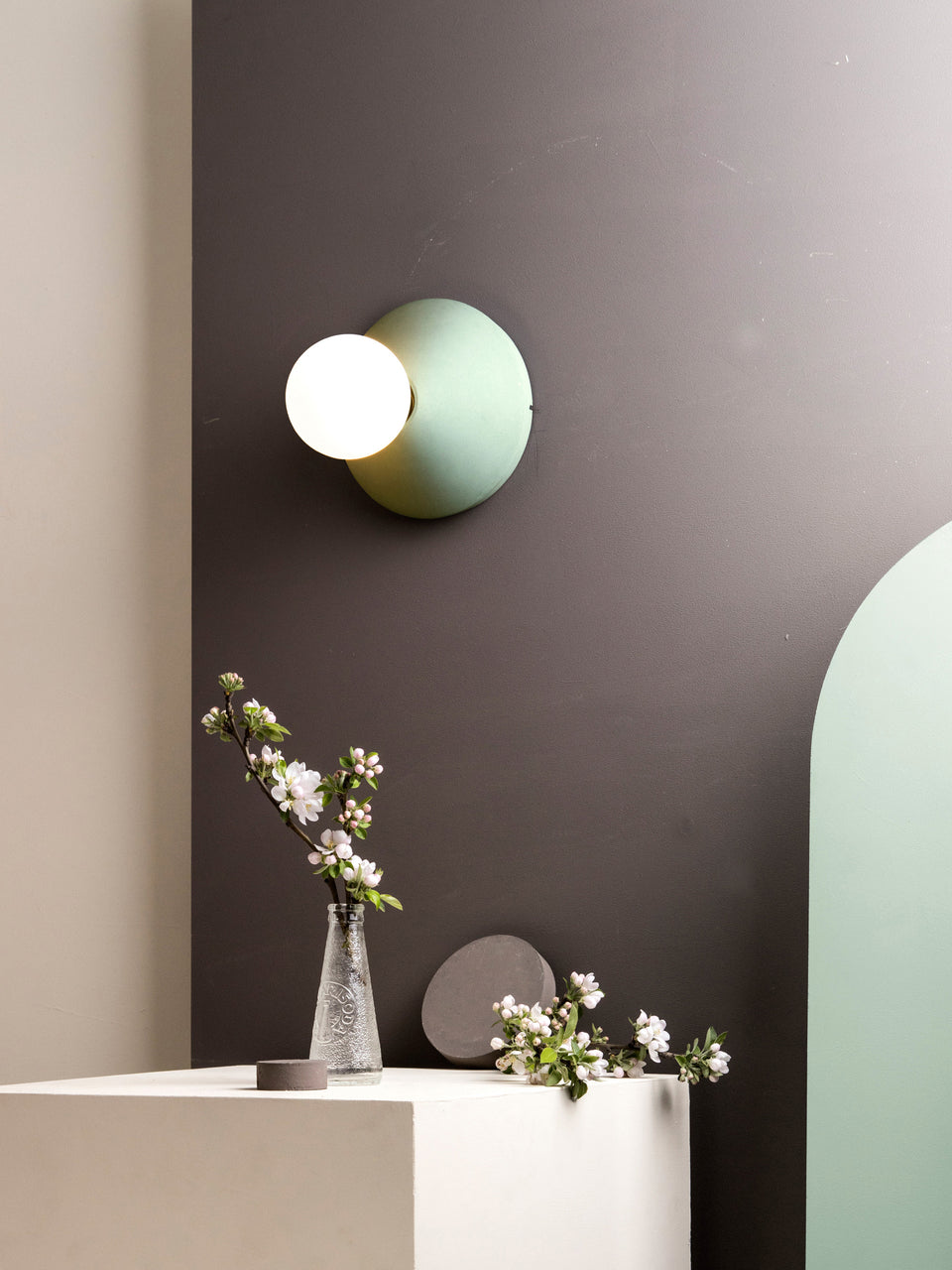 Ada wall and ceiling lamp