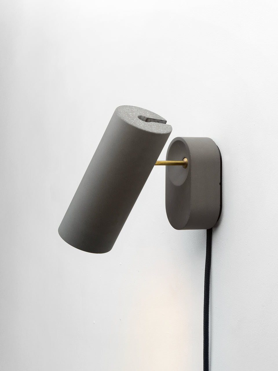 Argia adjustable spotlight with plug