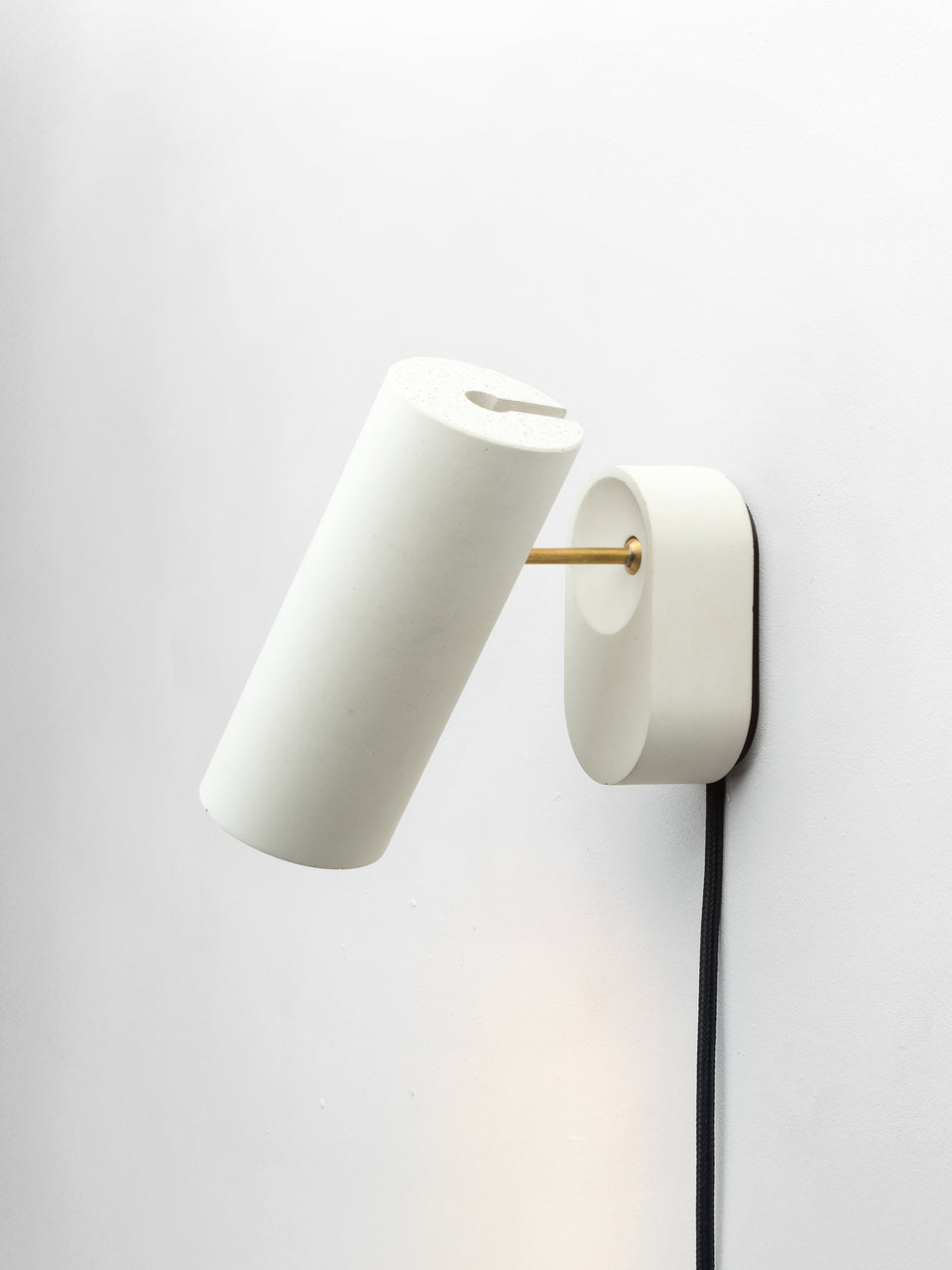 Argia adjustable spotlight with plug
