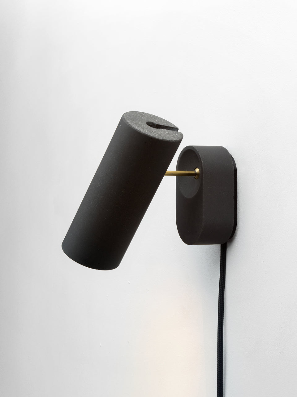 Argia adjustable spotlight with plug