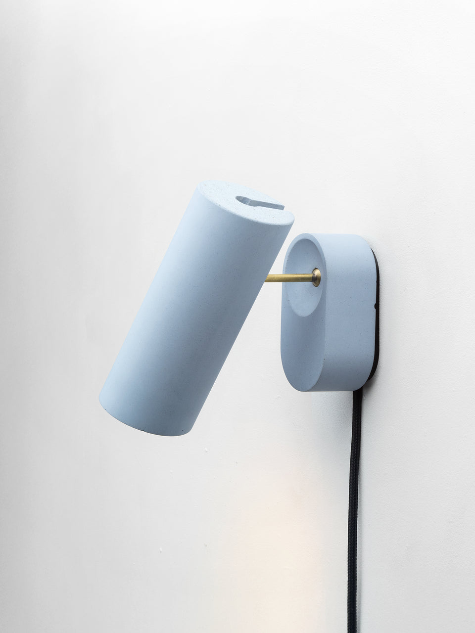 Argia adjustable spotlight with plug
