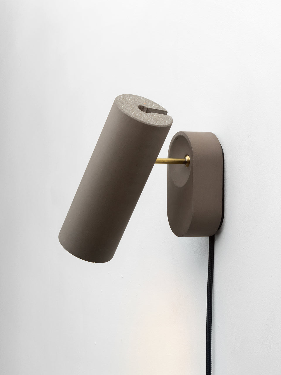 Argia adjustable spotlight with plug