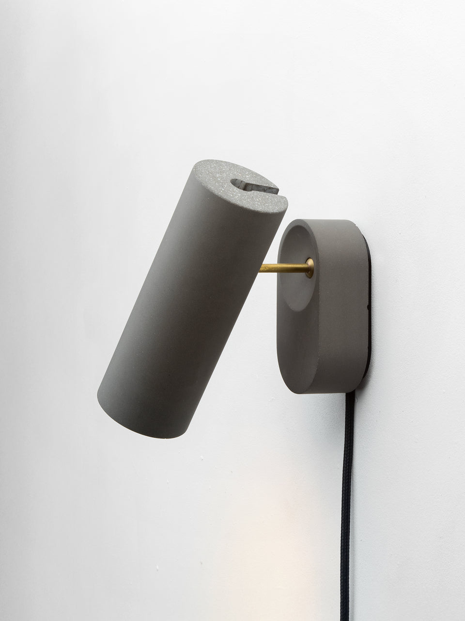 Argia adjustable spotlight with plug