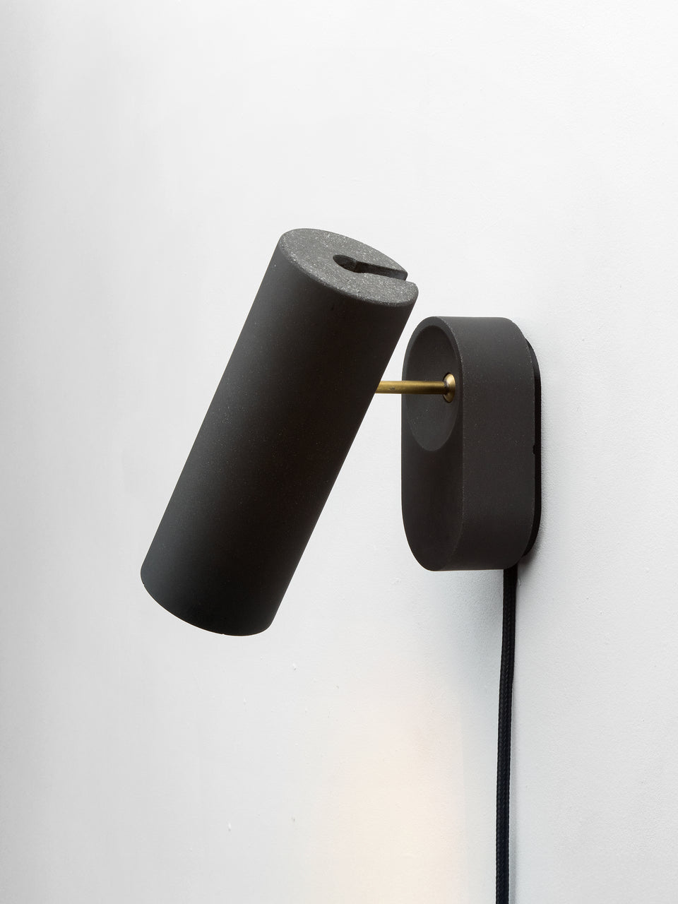 Argia adjustable spotlight with plug