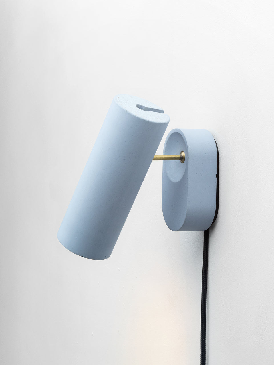 Argia adjustable spotlight with plug