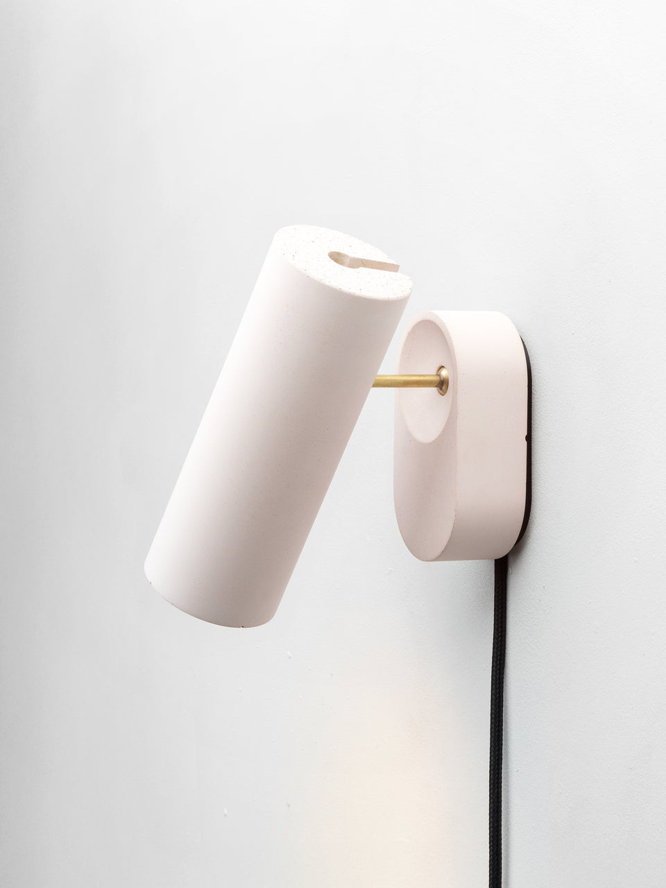 Argia adjustable spotlight with plug