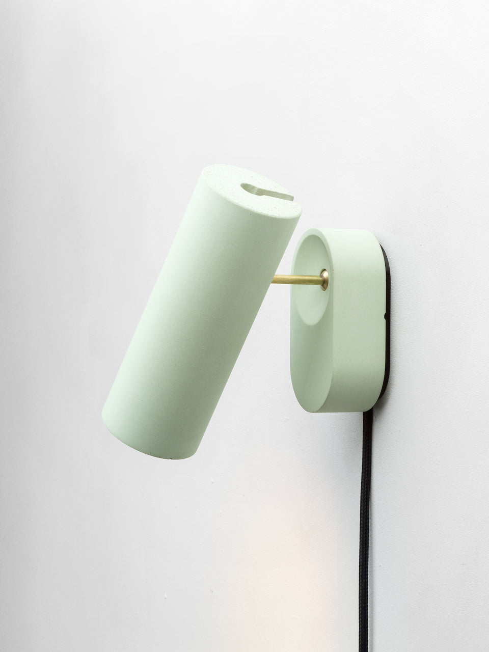 Argia adjustable spotlight with plug