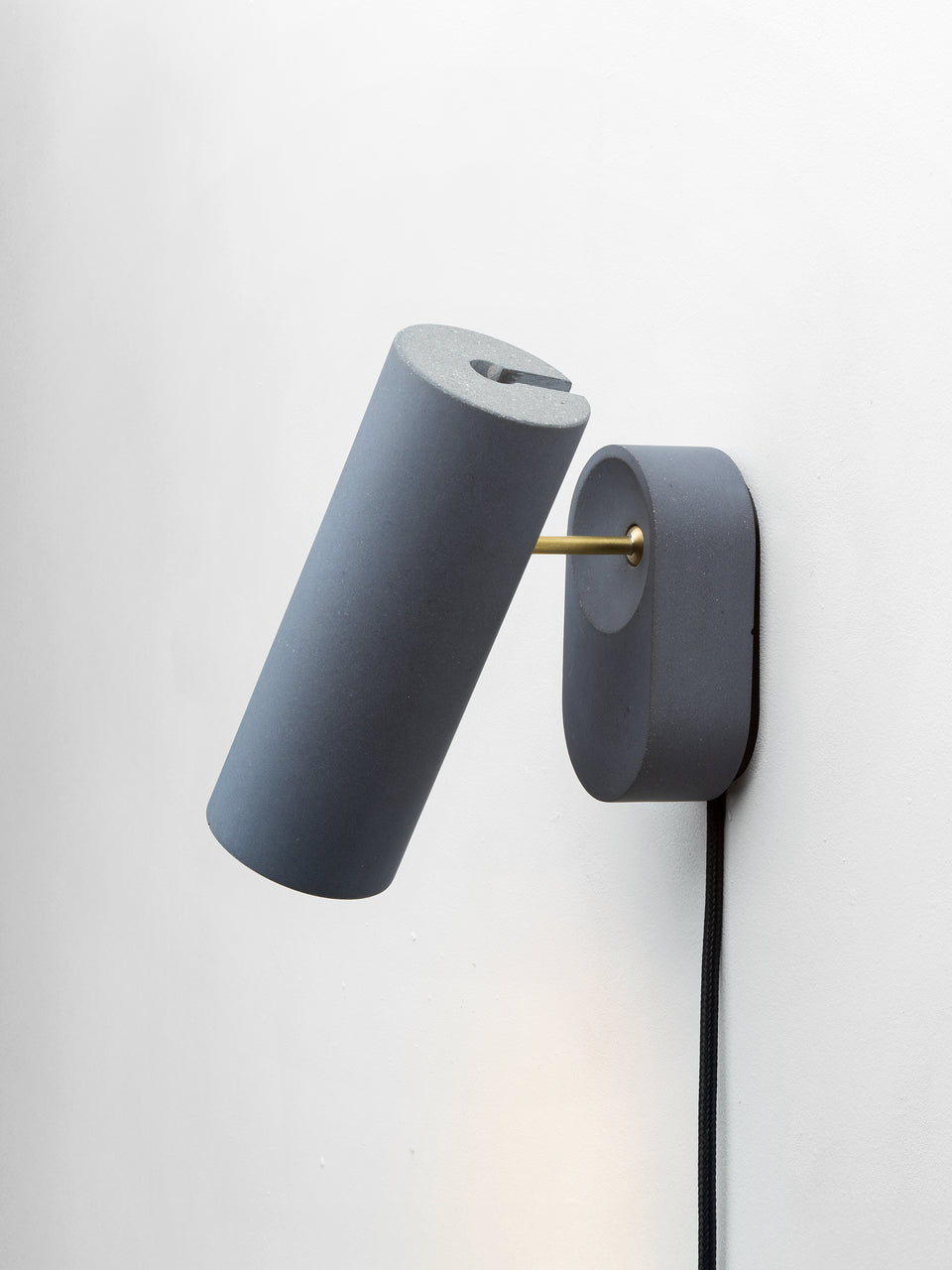 Argia adjustable spotlight with plug