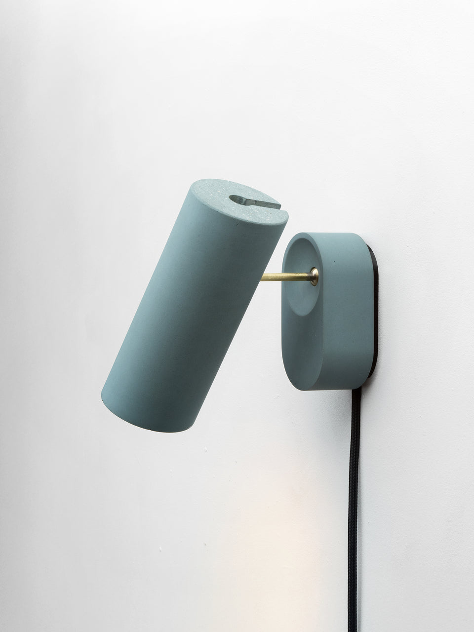 Argia adjustable spotlight with plug