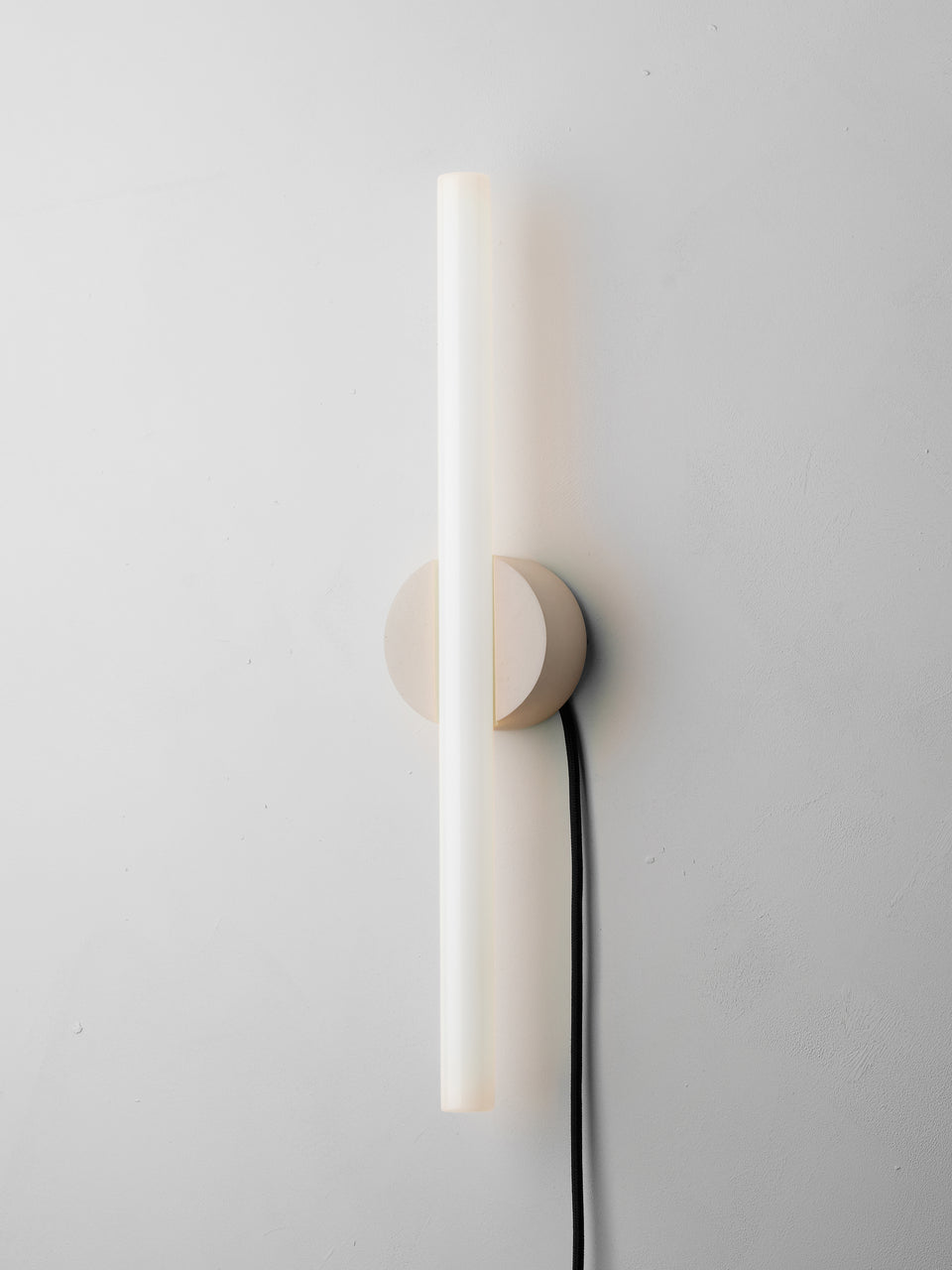 Otto wall lamp with plug