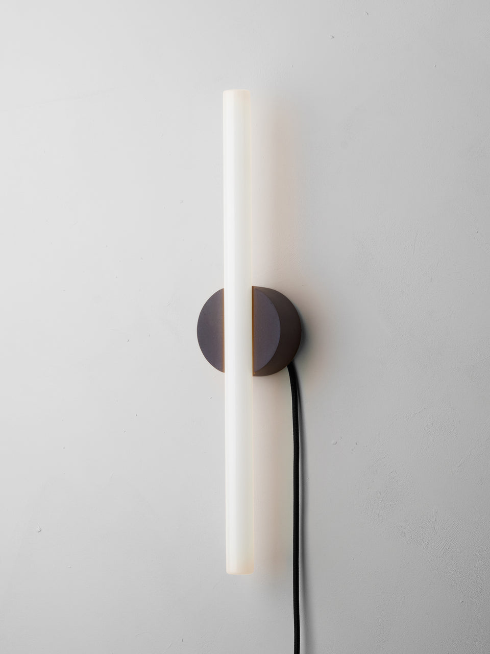 Otto wall lamp with plug